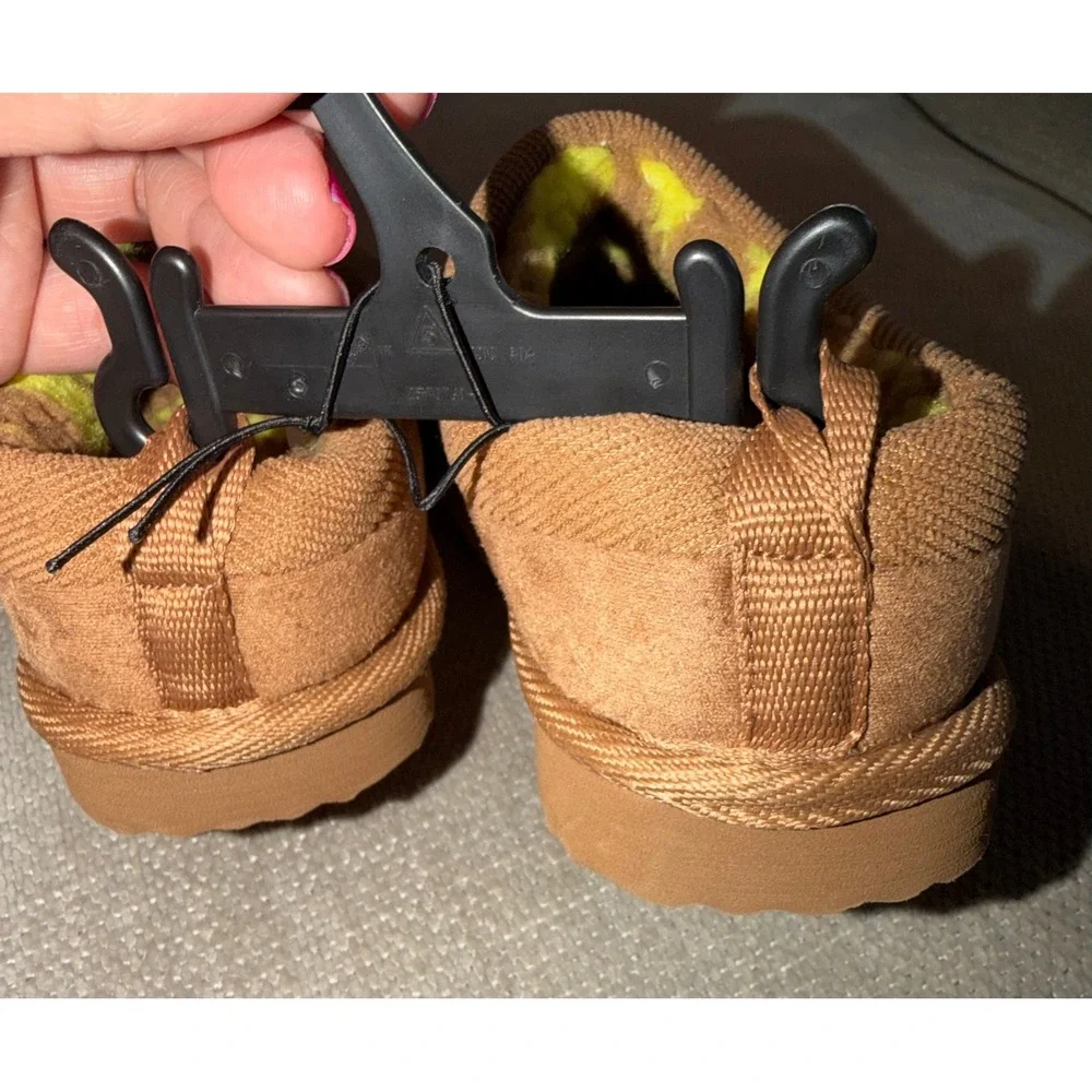 Kids slippers 9/10